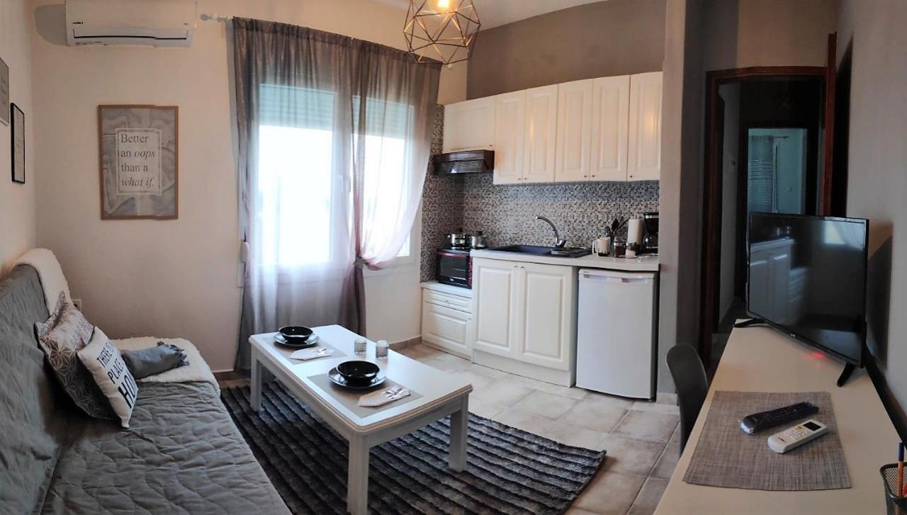 Cozy And Modern Apartment Komotini Exterior photo