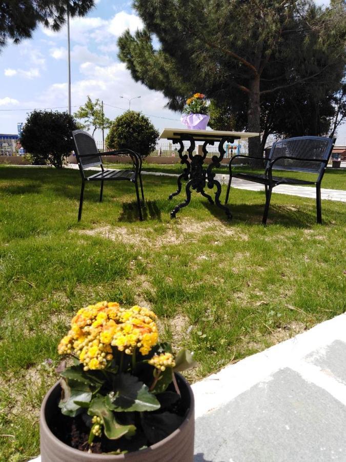 Cozy And Modern Apartment Komotini Exterior photo